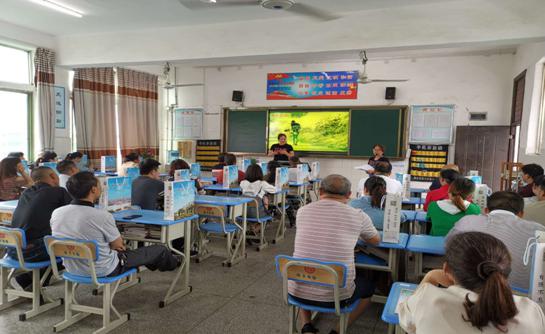 衡陽技師學院機械工程系召開 “您的相伴，我的成長”主題家長會