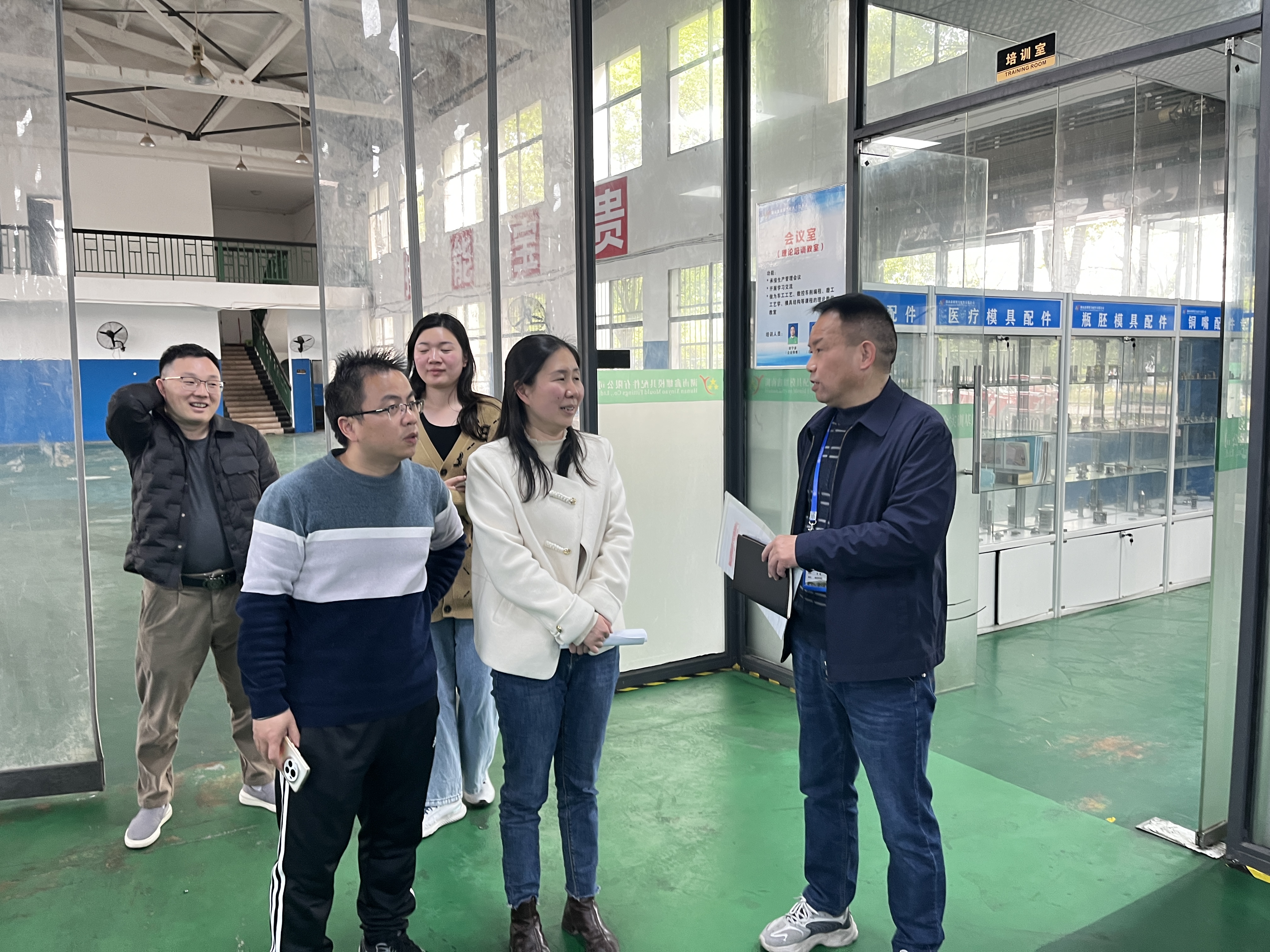 湖南高速鐵路職業(yè)技術(shù)學院來我院開展調(diào)研