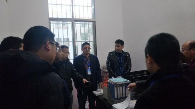 對照先進找差距，學習樣板促提高