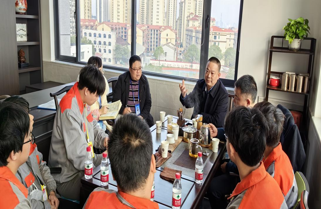 廖與飛深入交通工程學院聯點班級調研    