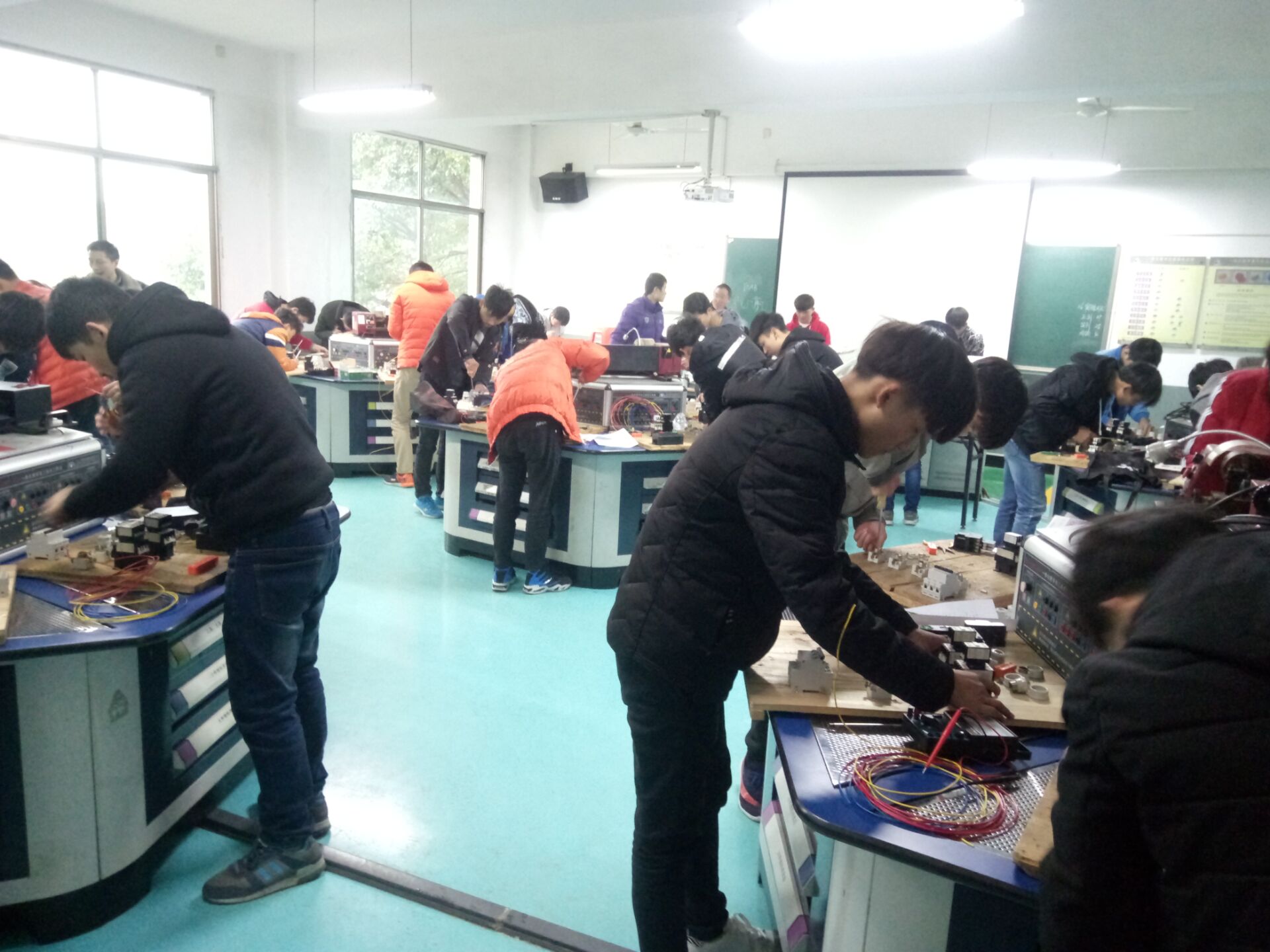 電氣工程學院學生專業技能大比武(圖文)