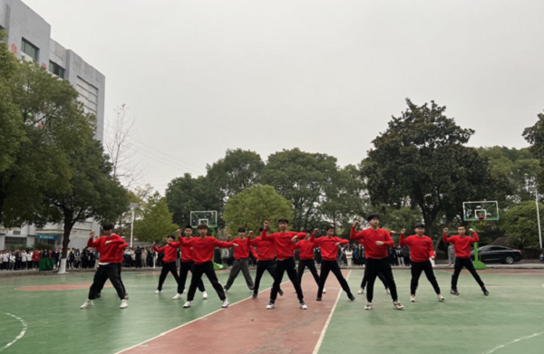 電氣工程學院:我舞蹈 我快樂