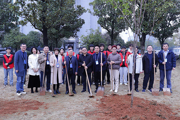 學(xué)院開展2025年義務(wù)植樹活動