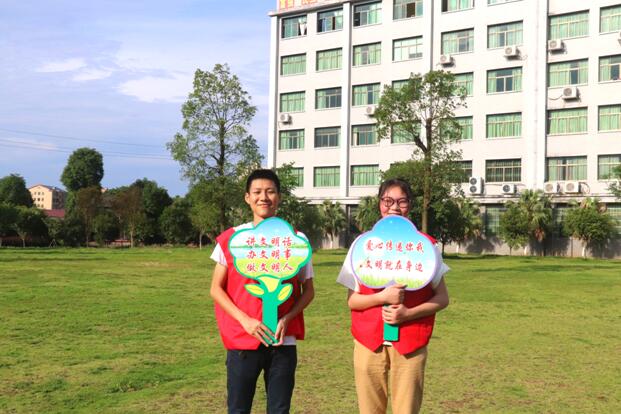 創衛進行時：校園“小衛士”積極助力創衛