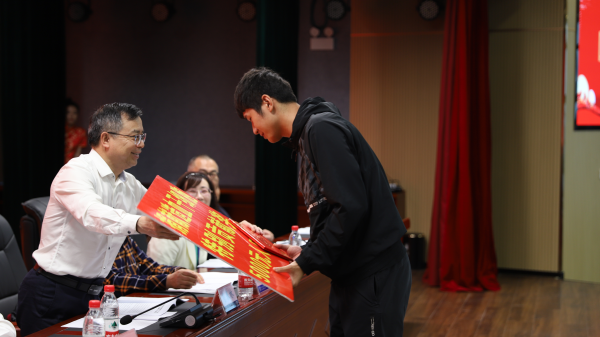 衡技學(xué)子風(fēng)采③|鄧宏意:捐獻(xiàn)造血干細(xì)胞,延續(xù)他人生命