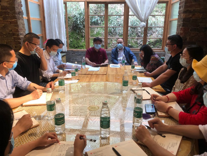 疫情防控踐初心、嚴(yán)峻斗爭擔(dān)使命”、“帶頭積極擴(kuò)大消費” 主題黨日活動